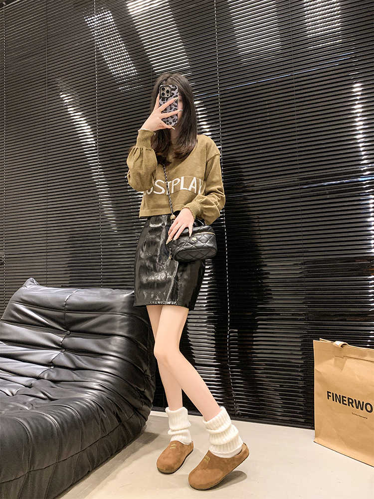 通気性のある女性用スニーカーデザイン、青いサンダル、スリッパ - Women Shoes Types のレビューと価格