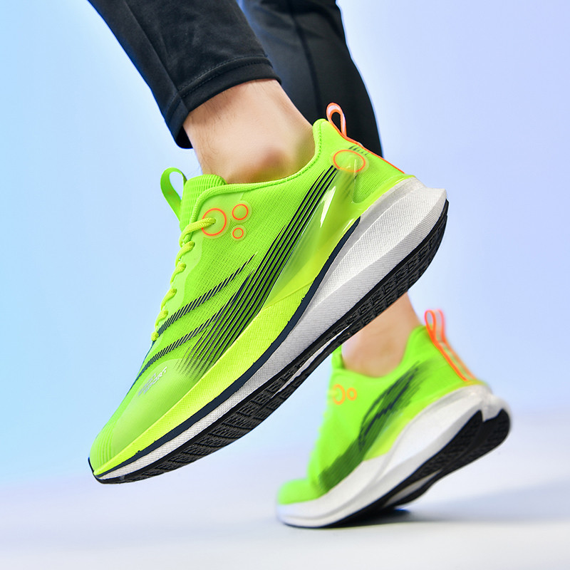男性と女性のためのプロフェッショナルランニングシューズ 20 - Women'S Shoes New Balance のレビューと価格